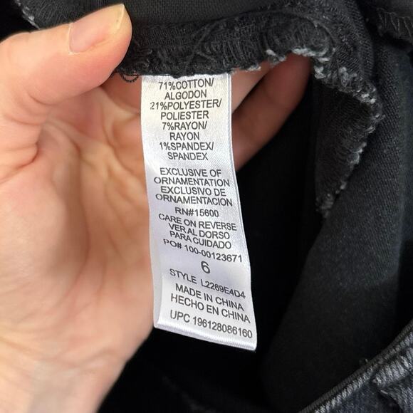 Wit & Wisdom Bennett Barely Bootcut Washed Black Slimming Grunge Raw Hem Size 6 - Picture 7 of 8